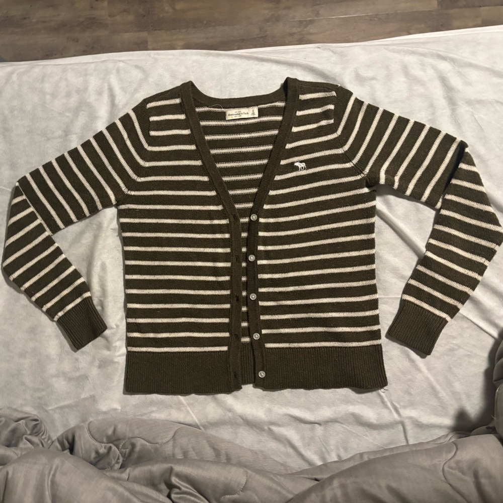 Abercrombie & Fitch Green and White V-Neck Cardigan